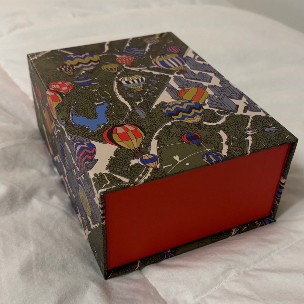 Tory Burch holiday 100 piece collectable puzzle